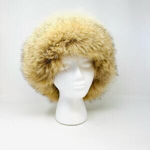 Sold// 1970s Beige Fur Hat